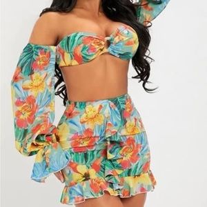 Worn for a photo shoot 30 mins tops. New